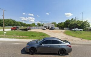 DenniesTowing tow service company in Gainesville, Texas offering 24 hour towing near me