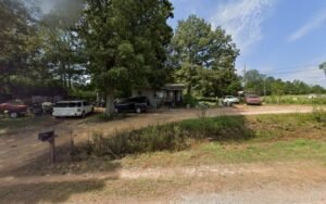 Peddlers Plus Services/majestic transport tow service company in Deatsville, Alabama offering 24 hour towing near me
