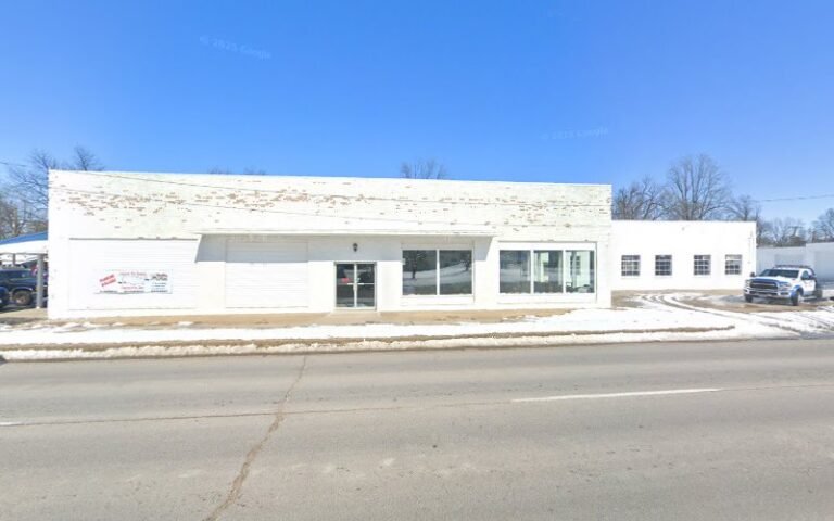 G-T Heppe Body Shop and Towing Tow Service in Charleston, Missouri
