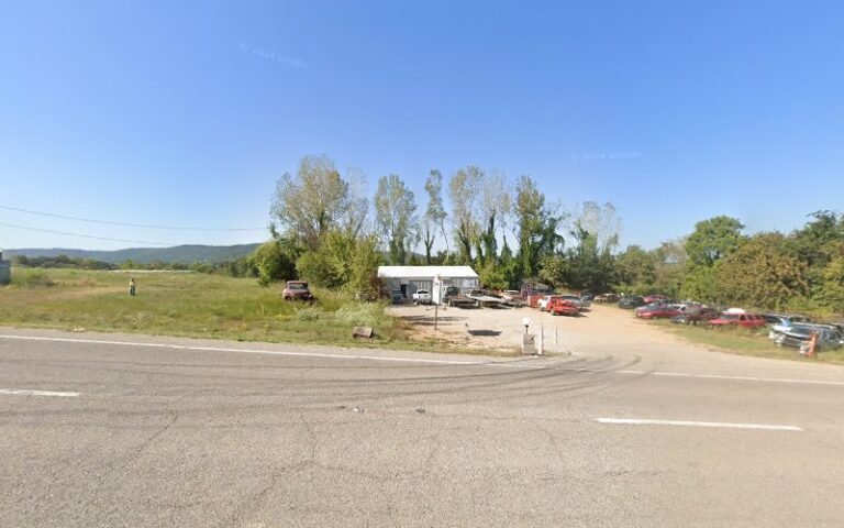 Razorback Towing Service Tow Service in Flippin, Arkansas