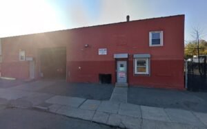 Cross Country Automotive tow service company in Hartford, Connecticut offering 24 hour towing near me