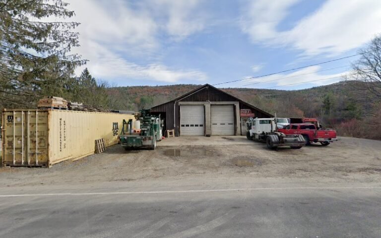 DJS TRUCK SERVICE AND REPAIR tow service company in Guilford, Vermont offering 24 hour towing near me