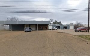 A-1 Towing & Salvage LLC tow service company in Yazoo City, Mississippi offering 24 hour towing near me