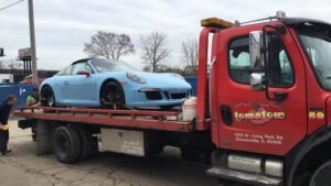 Tomatow Towing & Transport tow service company in Bensenville, Illinois offering 24 hour towing near me