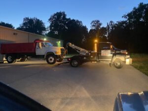 Jrs auto salvage tow service company in Floyds Knobs, Indiana offering 24 hour towing near me