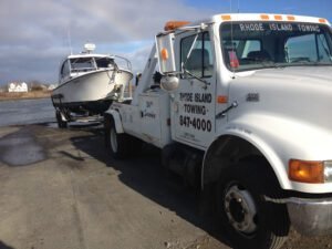 Certified Towing tow service company in Narragansett, Rhode Island offering 24 hour towing near me