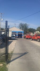 Universal Auto Repair Inc. tow service company in Cleveland, Ohio offering 24 hour towing near me
