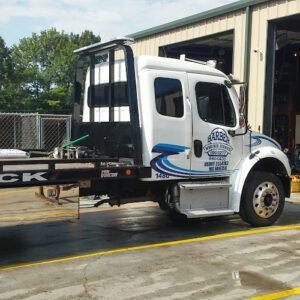 Barber Wrecker Service tow service company in Tupelo, Mississippi offering 24 hour towing near me