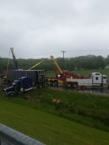 I-44 Truck Center tow service company in St Clair, Missouri offering 24 hour towing near me
