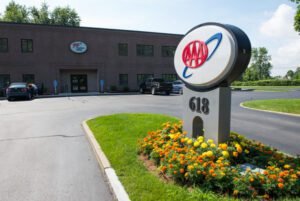 AAA Hudson Valley tow service company in Albany, New York offering 24 hour towing near me