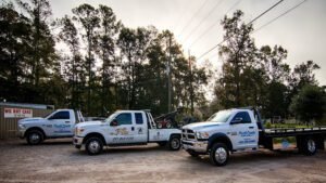 Quik Tow Wrecker Service tow service company in The Woodlands, Texas offering 24 hour towing near me