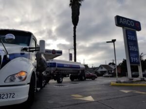 ARCO tow service company in Los Angeles, California offering 24 hour towing near me