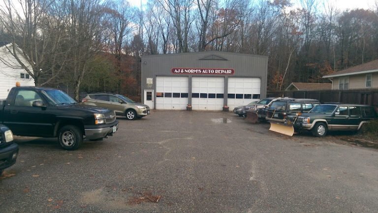 A J & Norms Mobile Garage Tow Service in Lincoln, New Hampshire