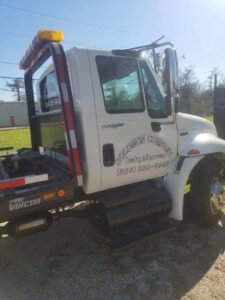 SOLOMON TOWING tow service company in Gretna, Louisiana offering 24 hour towing near me