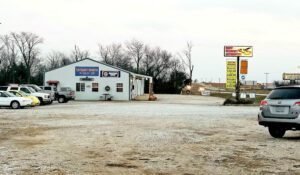 Fast Frankie's Automotive tow service company in Lincoln, Missouri offering 24 hour towing near me