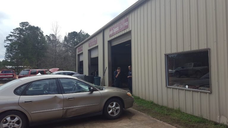 Snappy Mart 51 Tow Service in West Plains, Missouri
