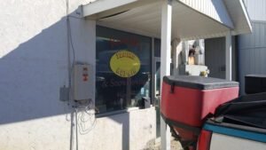 Russell's Towing & Repair and Snowplowing tow service company in Somerset, Pennsylvania offering 24 hour towing near me