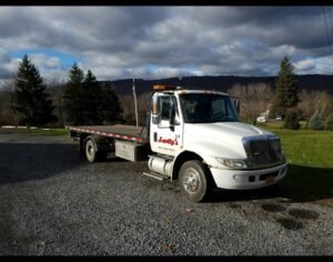 Scotty's Towing tow service company in Millport, New York offering 24 hour towing near me