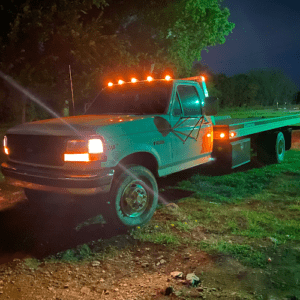 C&R Wrecker tow service company in Sulphur, Oklahoma offering 24 hour towing near me
