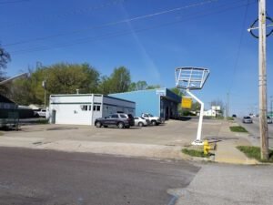 Pecks Trailer Hitches tow service company in Springfield, Missouri offering 24 hour towing near me
