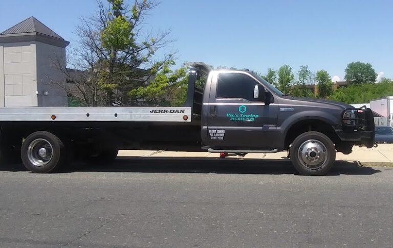 Vic’s Towing LLC Tow Service in Local, US