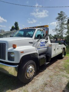 Papa's Towing Service tow service company in , offering 24 hour towing near me
