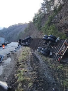 I-40 Truck & Trailer Repair tow service company in Waynesville, North Carolina offering 24 hour towing near me