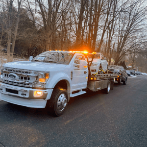 JUNK CARS ARE US tow service company in , offering 24 hour towing near me