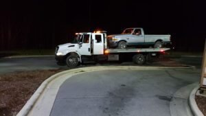 Floyd's Wrecker Services tow service company in Knoxville, Tennessee offering 24 hour towing near me