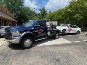 Indy Towing Service Inc tow service company in Indianapolis, Indiana offering 24 hour towing near me