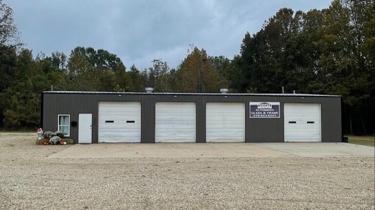 Knights AutoBody & Towing INC. Tow Service in Hamburg, Arkansas