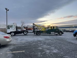 RoadRunner Solutions | Emergency Roadside Assistance tow service company in , offering 24 hour towing near me