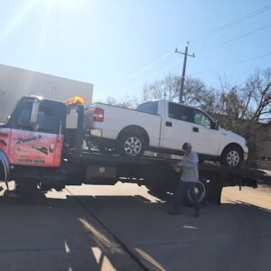 Ronnie's Towing & Recovery tow service company in Bryan, Texas offering 24 hour towing near me