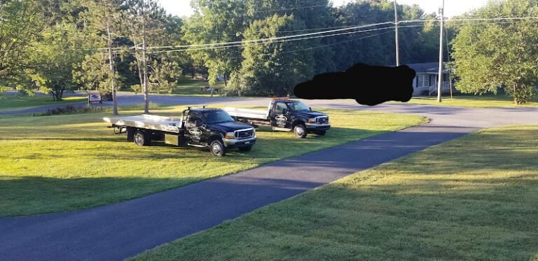 D & J Rollback Hauling and Tire Service LLC Tow Service in Waynesboro, Pennsylvania
