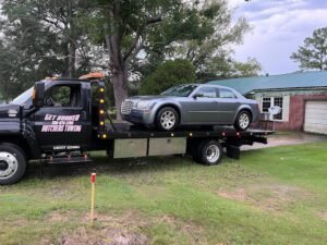 HUTCHENS TOWING tow service company in Thomaston, Georgia offering 24 hour towing near me