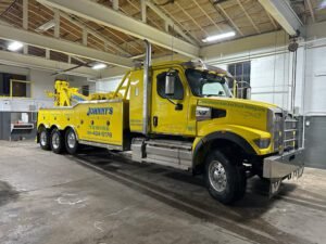 Hernandez Towing Service tow service company in , offering 24 hour towing near me