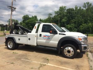 JC TOWING & AUTO SERVICE tow service company in Clinton, Maryland offering 24 hour towing near me