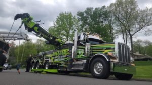 T-Birds Automotive tow service company in Brooklyn, New York offering 24 hour towing near me