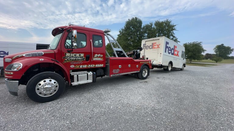 Rick’s Towing Inc Tow Service in Fairfield, Illinois