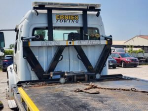 Ernie’s Towing Service tow service company in Addison, Illinois offering 24 hour towing near me