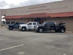 Nando's Towing & Recovery tow service company in Houston, Texas offering 24 hour towing near me