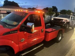 Towman305 tow service company in , offering 24 hour towing near me