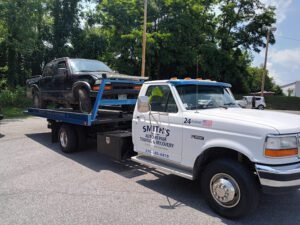 Smith's Auto Repair Towing and Recovery tow service company in Rural Retreat, Virginia offering 24 hour towing near me