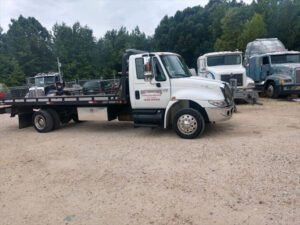 Patterson Towing tow service company in Paris, Tennessee offering 24 hour towing near me