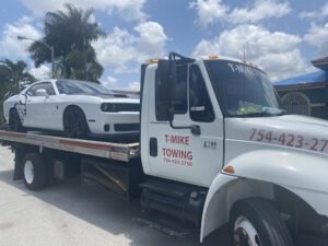 T-mike towing tow service company in Hollywood, Florida offering 24 hour towing near me