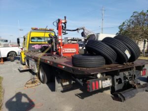 Heavy Duty Towing San Diego tow service company in , offering 24 hour towing near me