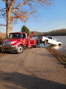 Jacksons Heavy Haul / Gear Works tow service company in Bedford, Indiana offering 24 hour towing near me
