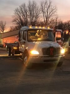 Newcomb Towing tow service company in Benton, Arkansas offering 24 hour towing near me