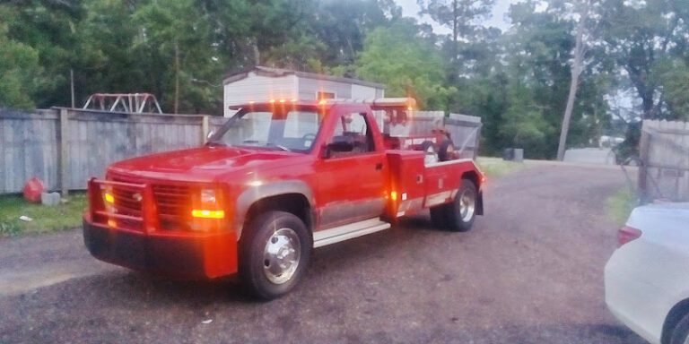 Papaw towing Tow Service in Brandon, Mississippi