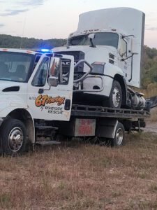 67 Towing & Roadside Rescue LLC tow service company in Silva, Missouri offering 24 hour towing near me